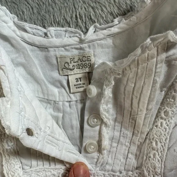 Like New Baby Girl Short Sleeve Peasant Top White Eyelet Hem Accent Sz 3T - Picture 2 of 6